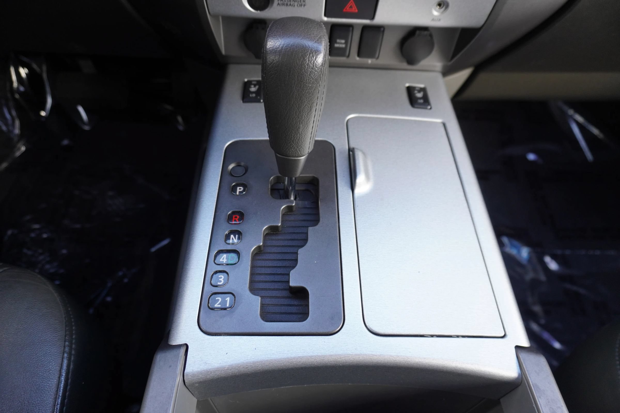 Used 2007 Nissan Titan LE w/ Tow Pkg AWD/4WD image 16