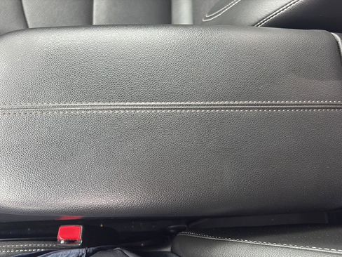 Used 2023 GMC Terrain SLT image 29