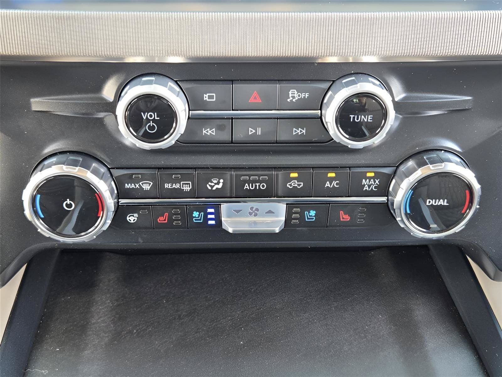 Used 2026 Ford F250 Platinum w/ Platinum Plus Package AWD/4WD image 18
