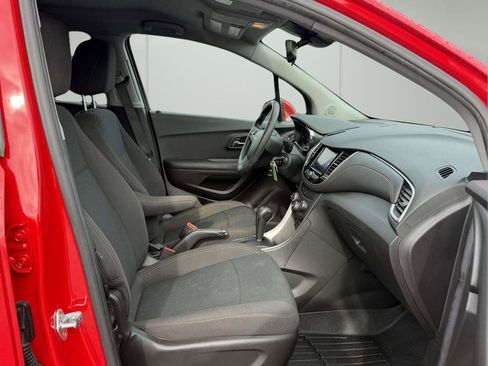 Used 2020 Chevrolet Trax LS w/ Tint and Cruise Package image 10