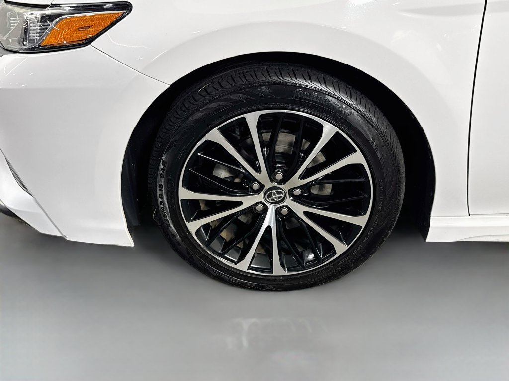 Used 2020 Toyota Camry SE w/ Audio Package FWD image 4