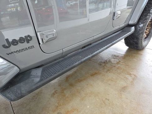 Used 2020 Jeep Wrangler Unlimited Sahara image 24