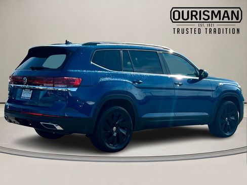 Certified 2025 Volkswagen Atlas SE w/ Panoramic Sunroof Package image 5