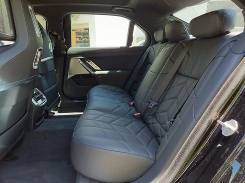 New 2025 BMW 750e xDrive image 17