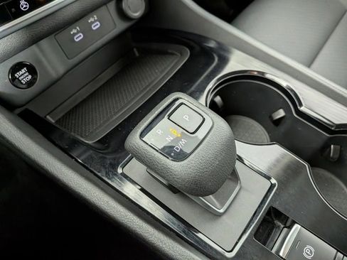 Used 2024 Nissan Rogue SV w/ SV Premium Package image 21