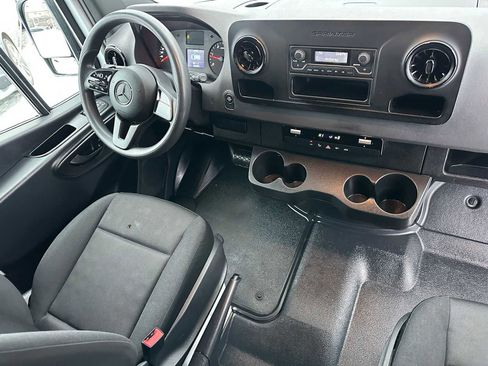 Used 2023 Mercedes-Benz Sprinter 2500 image 11