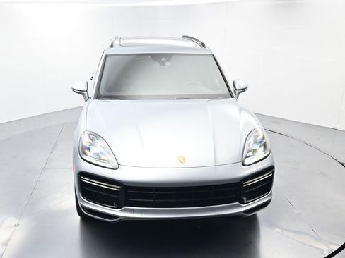 Used 2022 Porsche Cayenne Turbo image 45
