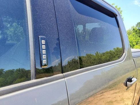 Used 2018 Ford F150 Lariat w/ Equipment Group 502A Luxury AWD/4WD image 7