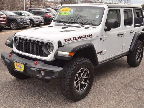 Used 2025 Jeep Wrangler Unlimited Rubicon image 4