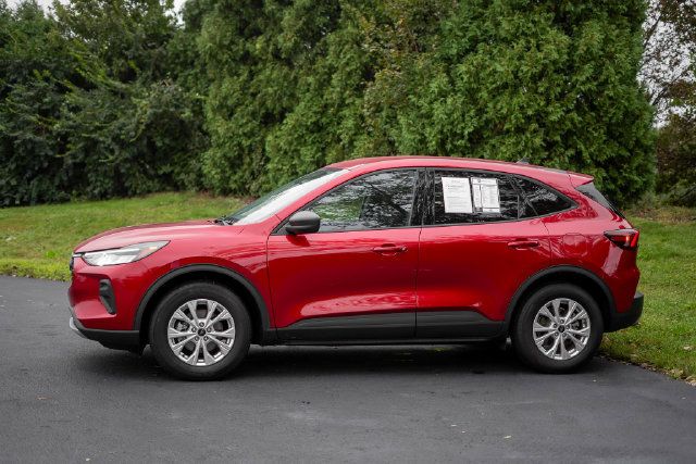 Used 2025 Ford Escape Active FWD image 8