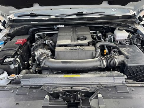 Used 2023 Nissan Frontier PRO-4X w/ Pro-4X Premium Package AWD/4WD image 12