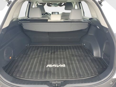 Used 2020 Toyota RAV4 Limited AWD/4WD image 9