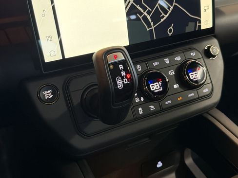 New 2026 Land Rover Defender 110 OCTA AWD/4WD image 18