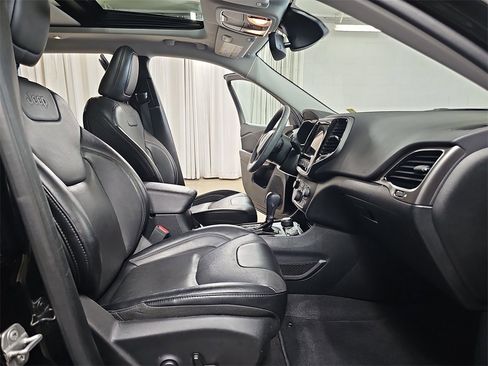 Used 2022 Jeep Cherokee Limited image 14