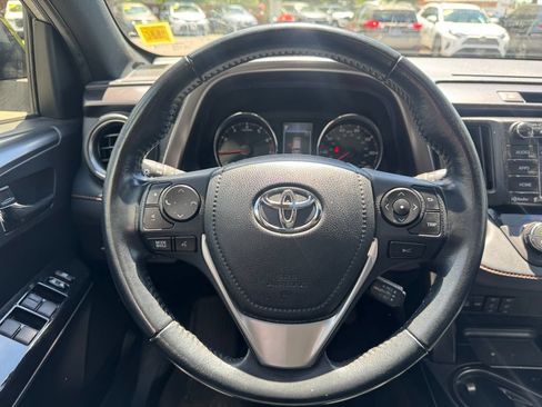Used 2018 Toyota RAV4 SE w/ Power Extra Value Package AWD/4WD image 6
