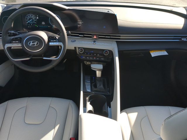 Used 2025 Hyundai Elantra Limited FWD image 13