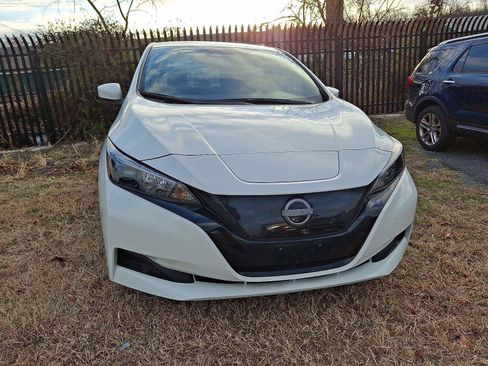 Used 2023 Nissan Leaf S image 4