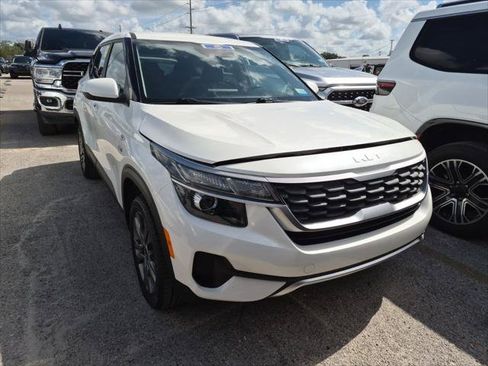 Used 2022 Kia Seltos LX AWD/4WD image 4