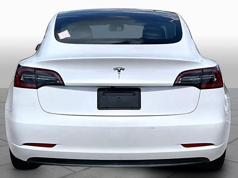 Used 2023 Tesla Model 3 Standard Range RWD image 4