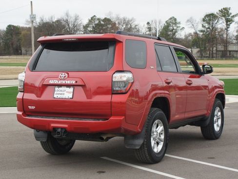 Used 2020 Toyota 4Runner SR5 image 17