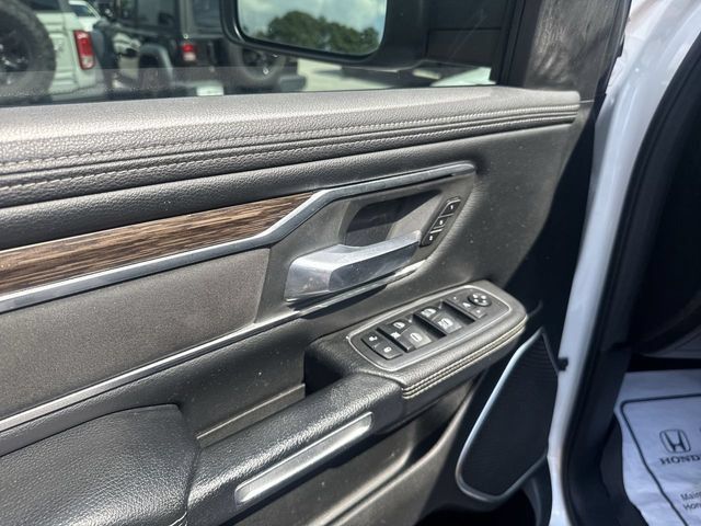 Used 2019 RAM 1500 Laramie AWD/4WD image 11