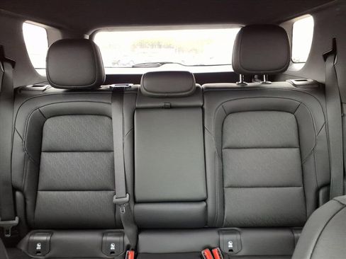 New 2026 Chevrolet Equinox LT w/ Convenience Package II image 9