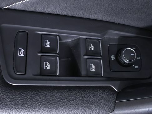 Used 2023 Volkswagen Tiguan SE R-Line AWD/4WD image 32