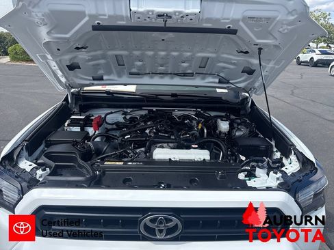 Certified 2025 Toyota 4Runner SR5 AWD/4WD image 29