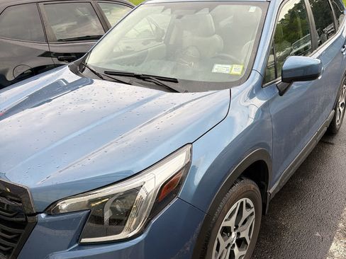 Used 2024 Subaru Forester Premium AWD/4WD image 1