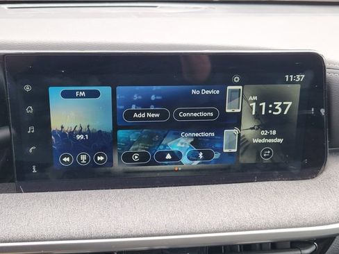 Used 2025 Nissan Kicks SV image 14