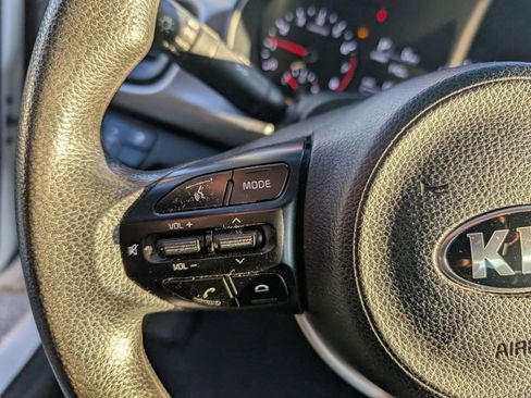 Used 2020 Kia Rio LX image 17