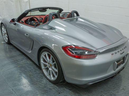 Used 2016 Porsche Boxster Spyder image 31