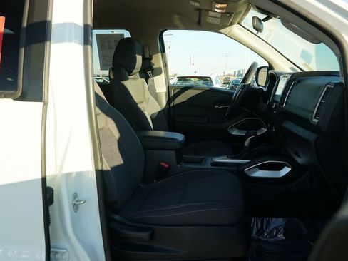 Used 2024 Nissan Frontier SV w/ Technology Package image 22