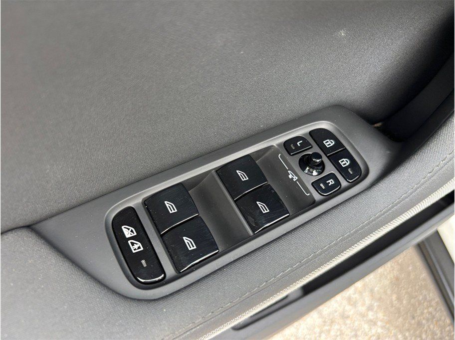 Used 2022 Polestar Polestar 2 w/ Plus Package AWD/4WD image 22