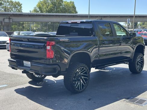 Used 2022 Chevrolet Silverado 1500 LT Trail Boss w/ LT Trail Boss Premium Package AWD/4WD image 8
