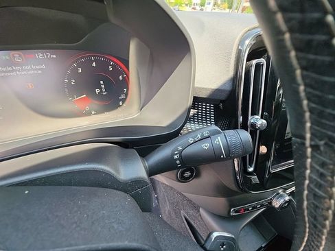 Used 2019 Volvo XC40 T5 R-Design AWD/4WD image 14
