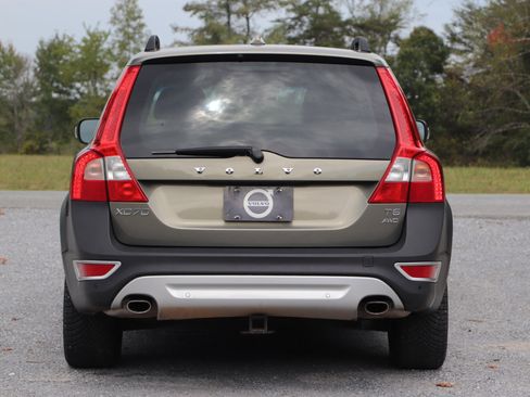 Used 2011 Volvo XC70 T6 image 4