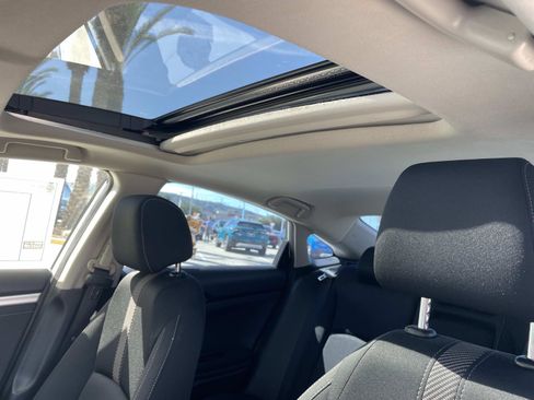 Used 2018 Honda Civic EX-T image 2