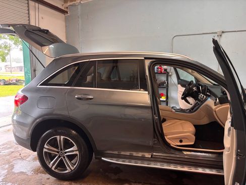 Used 2019 Mercedes-Benz GLC 300 4MATIC image 9