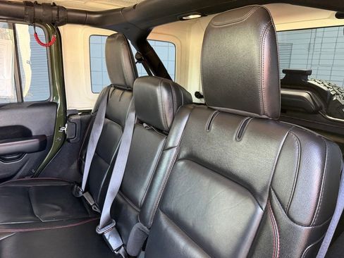 Used 2021 Jeep Wrangler Unlimited Rubicon AWD/4WD image 18