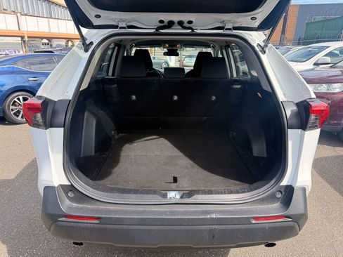 Used 2021 Toyota RAV4 LE image 29