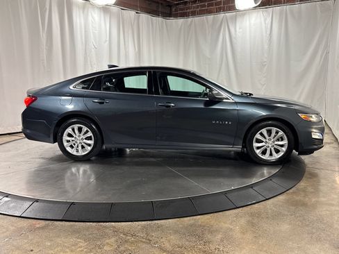 Used 2021 Chevrolet Malibu LT FWD image 9