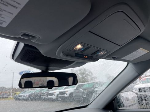 Used 2021 Ford Explorer XLT w/ Equipment Group 202A image 19