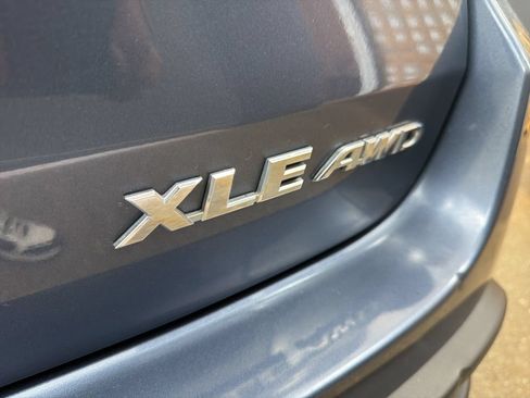 Used 2018 Toyota Highlander XLE AWD/4WD image 25