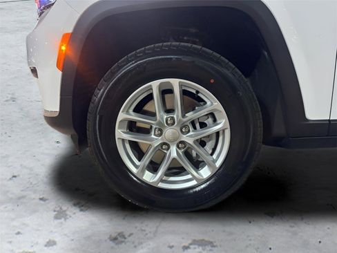 New 2025 Jeep Grand Cherokee L Laredo w/ Luxury Tech Group I image 14