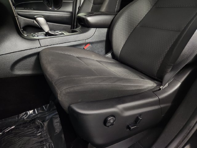 Used 2020 Jeep Grand Cherokee Laredo AWD/4WD image 14