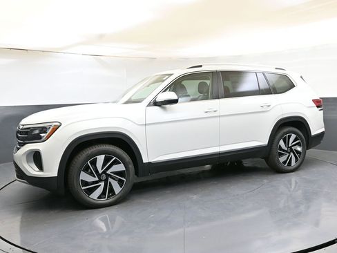 Certified 2025 Volkswagen Atlas SEL image 2