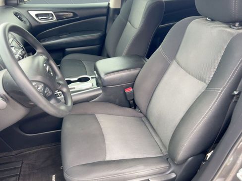 Used 2020 Nissan Pathfinder S image 5