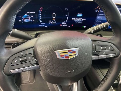 Used 2025 Cadillac XT4 Premium Luxury image 20