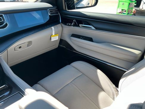 New 2026 Jeep Grand Wagoneer L Summit AWD/4WD image 10